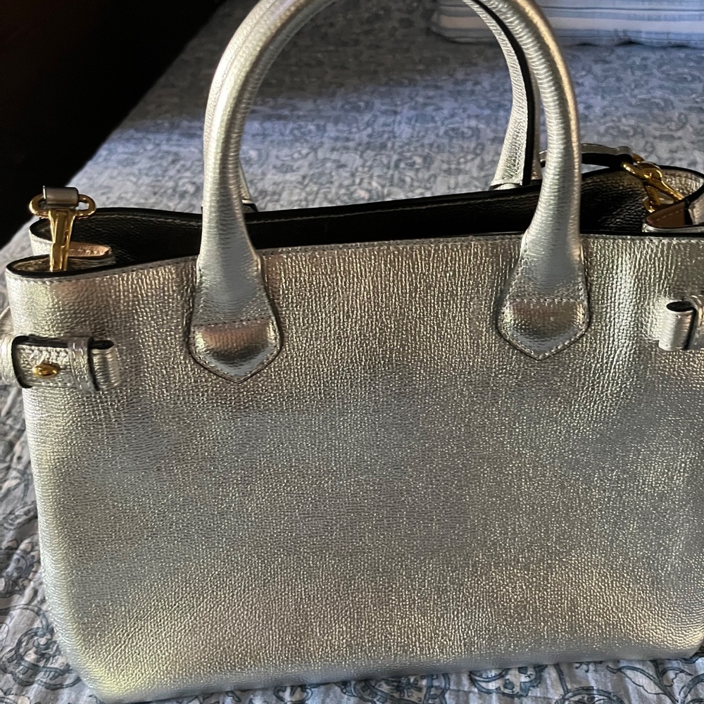 Burberry bag - Picture 4 of 5